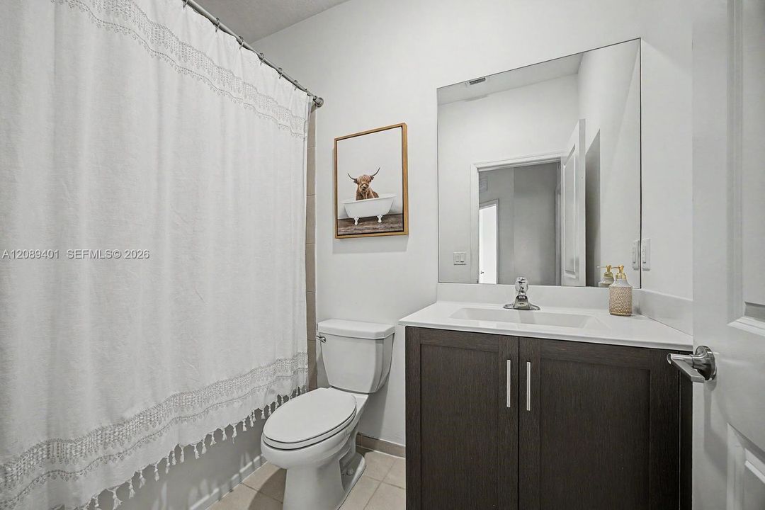 For Rent: $2,850 (3 beds, 2 baths, 1695 Square Feet)