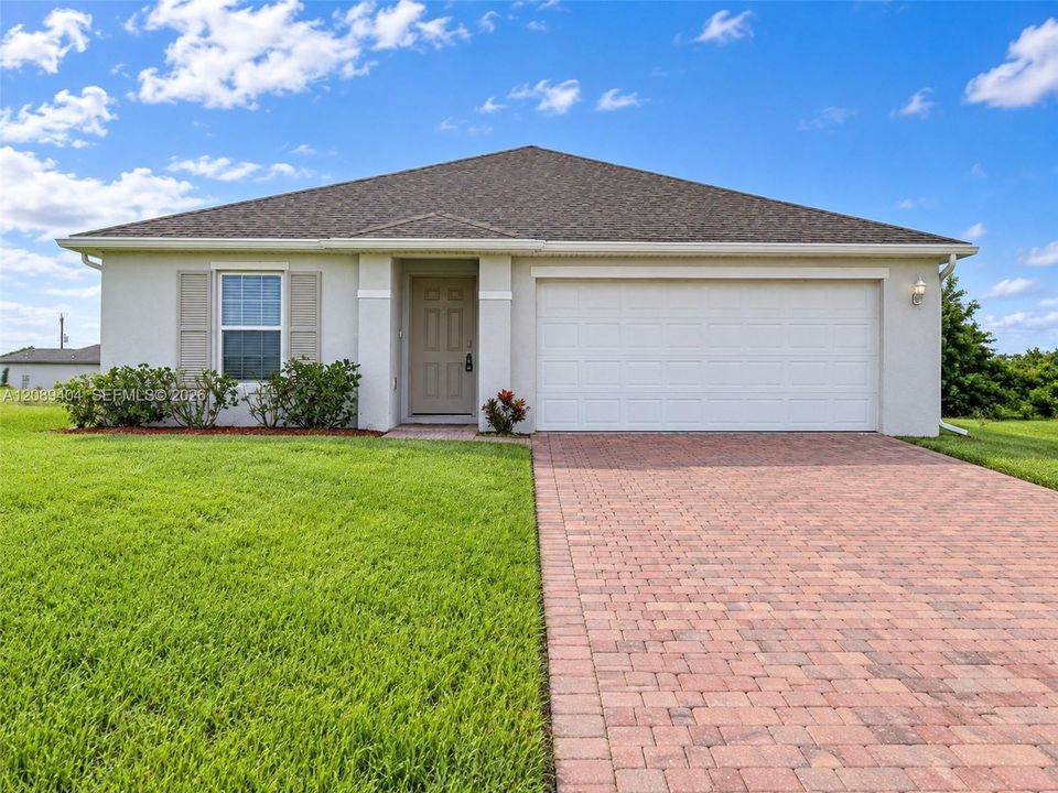 For Rent: $2,000 (3 beds, 2 baths, 0 Square Feet)