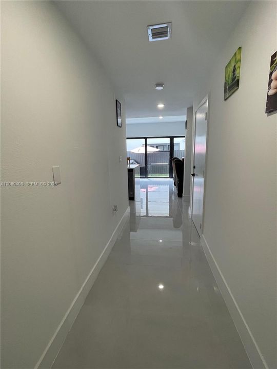 For Sale: $565,000 (5 beds, 3 baths, 1810 Square Feet)