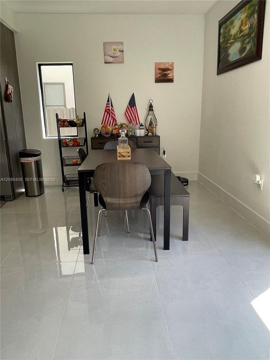 For Sale: $565,000 (5 beds, 3 baths, 1810 Square Feet)
