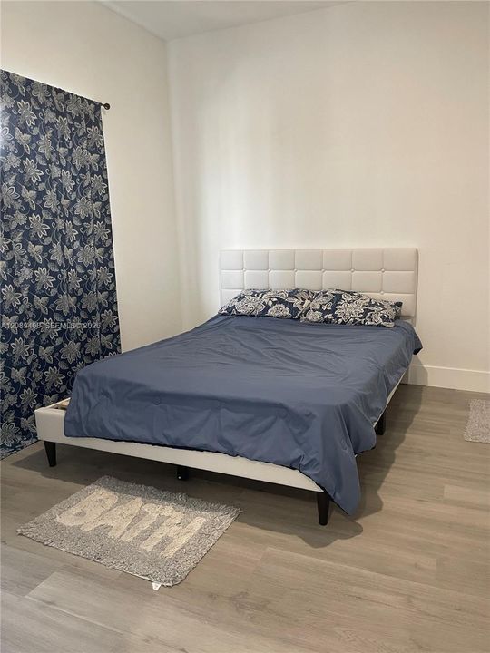 For Sale: $565,000 (5 beds, 3 baths, 1810 Square Feet)