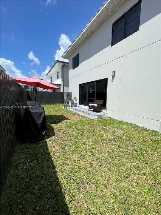 For Sale: $565,000 (5 beds, 3 baths, 1810 Square Feet)