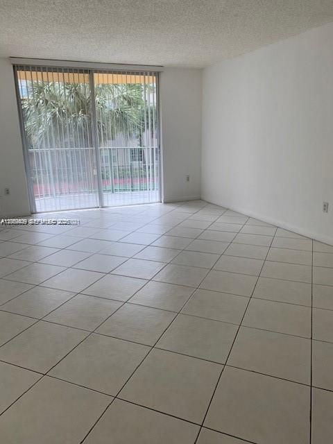 En Venta: $230,000 (1 camas, 1 baños, 690 Pies cuadrados)