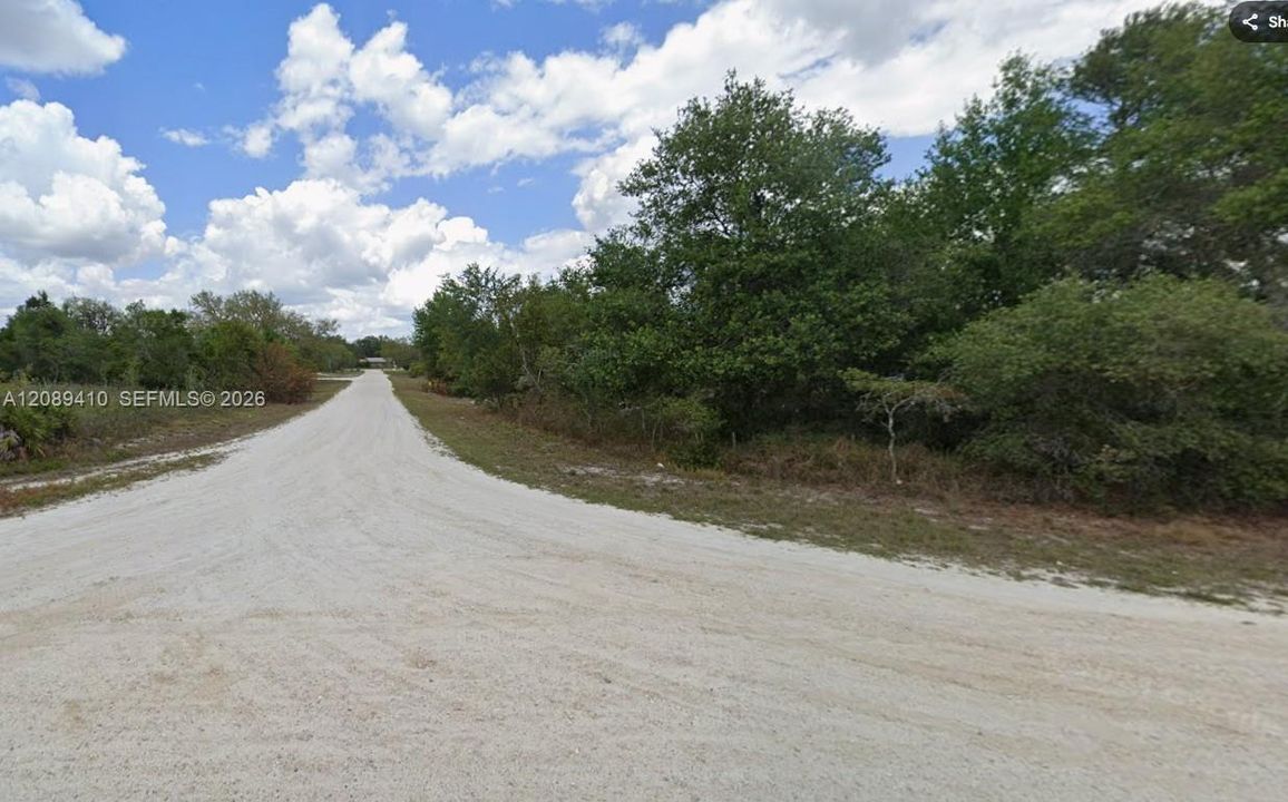 En Venta: $6,000 (0.10 acres)