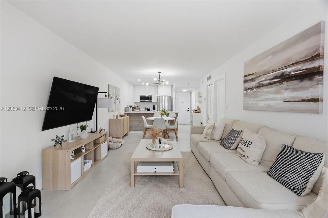 For Rent: $2,225 (1 beds, 1 baths, 790 Square Feet)