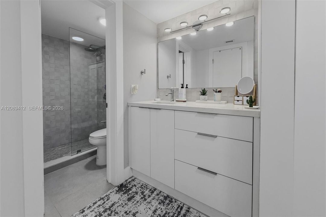 For Rent: $2,225 (1 beds, 1 baths, 790 Square Feet)