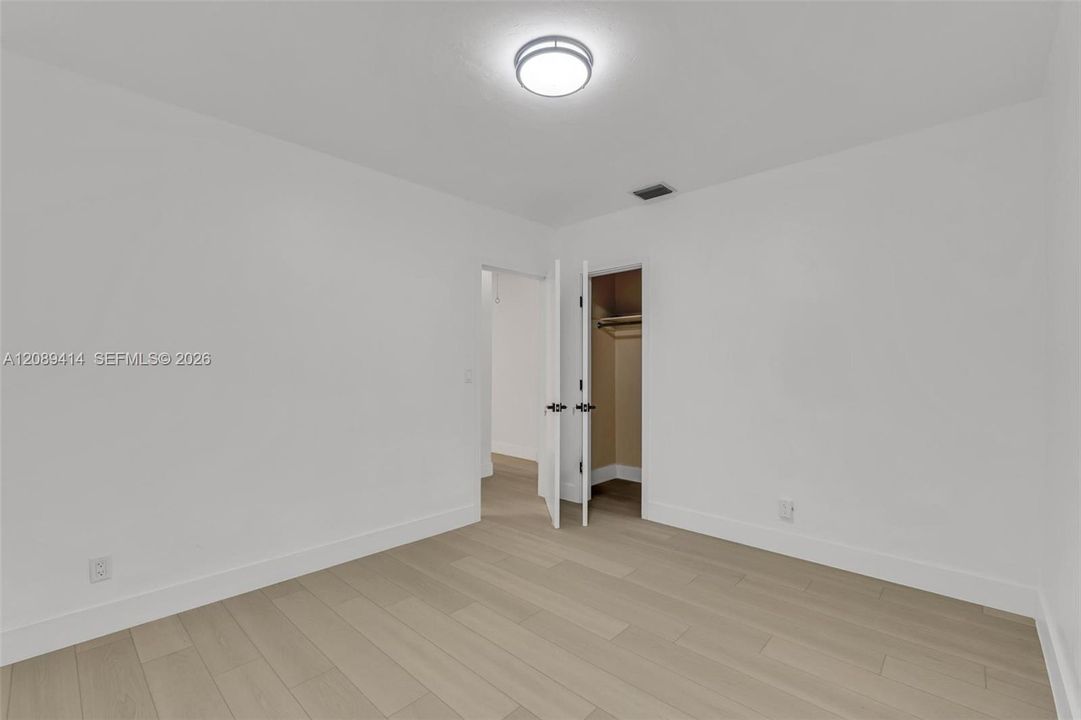 For Sale: $649,900 (2 beds, 1 baths, 1407 Square Feet)