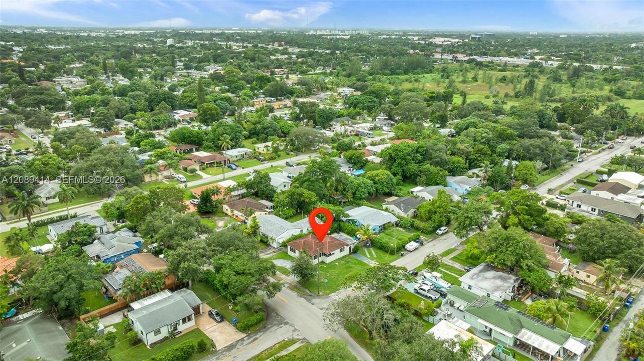 For Sale: $649,900 (2 beds, 1 baths, 1407 Square Feet)