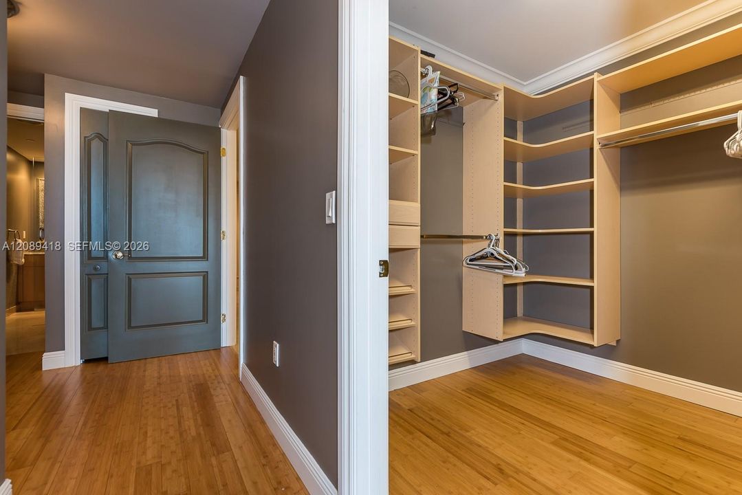 En Venta: $1,999,000 (2 camas, 2 baños, 2671 Pies cuadrados)