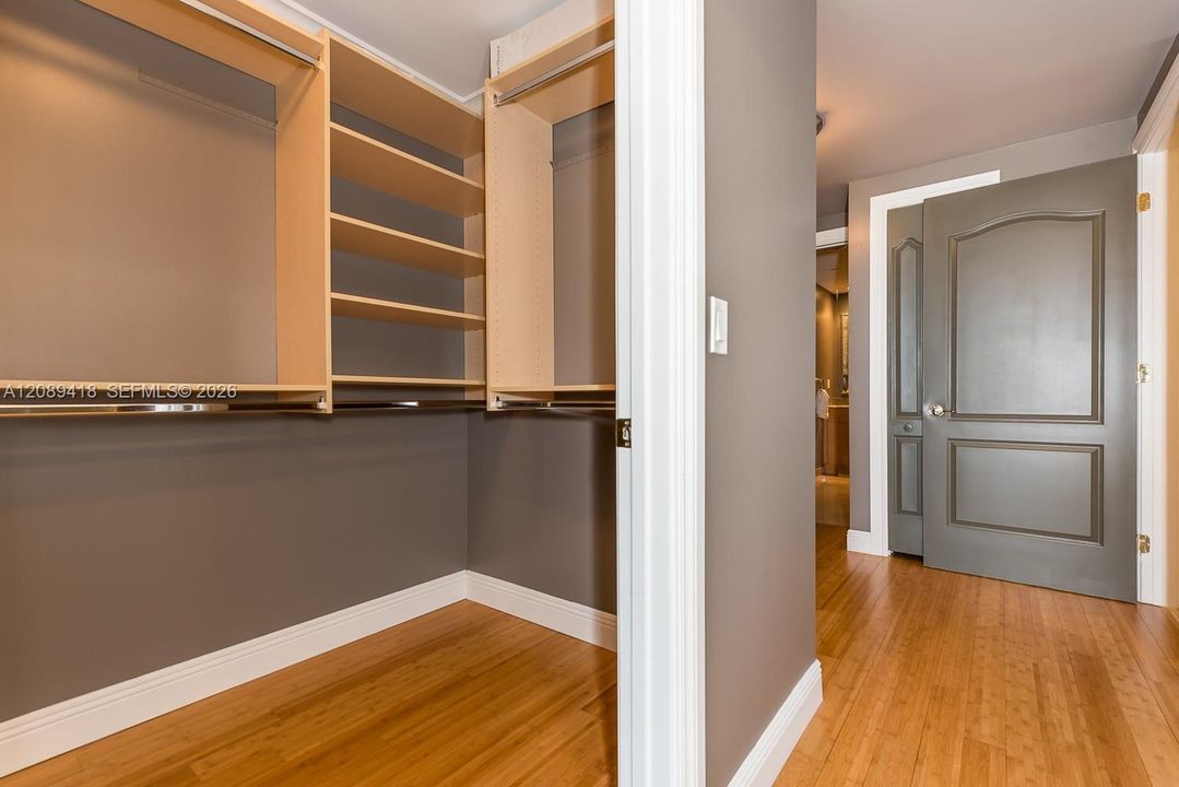 En Venta: $1,999,000 (2 camas, 2 baños, 2671 Pies cuadrados)