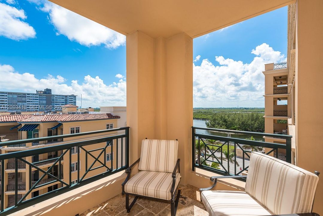 En Venta: $1,999,000 (2 camas, 2 baños, 2671 Pies cuadrados)