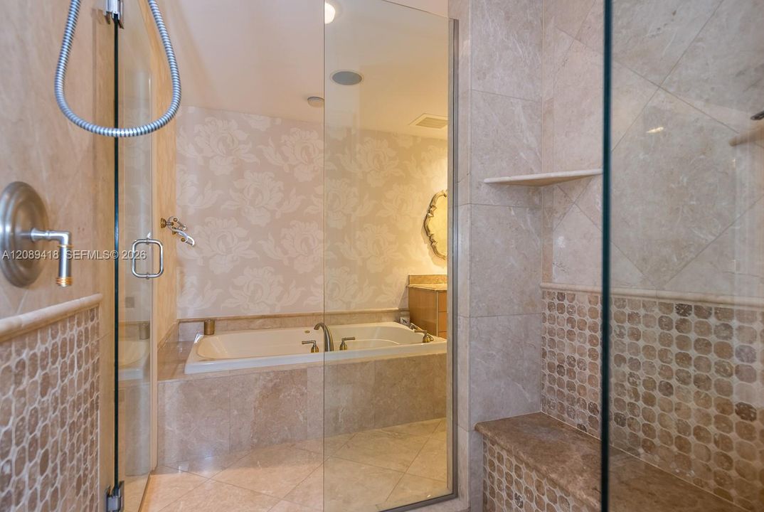 En Venta: $1,999,000 (2 camas, 2 baños, 2671 Pies cuadrados)