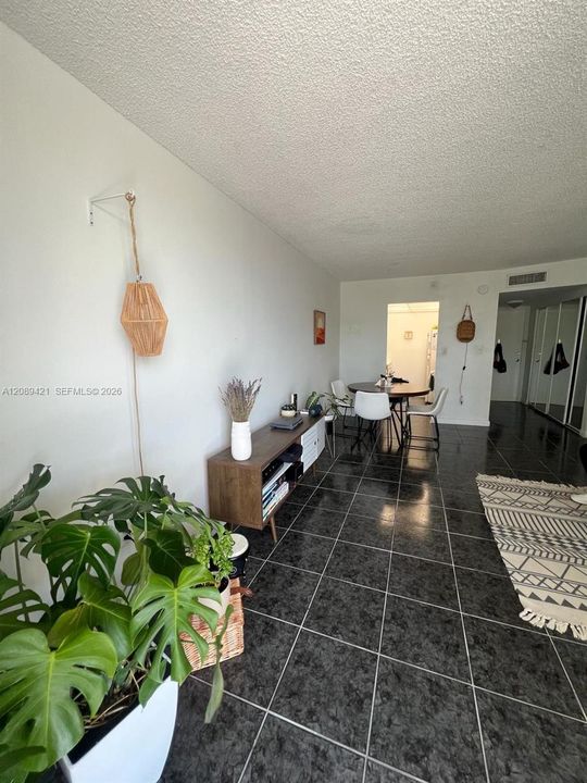 En Renta: $1,650 (1 camas, 1 baños, 723 Pies cuadrados)