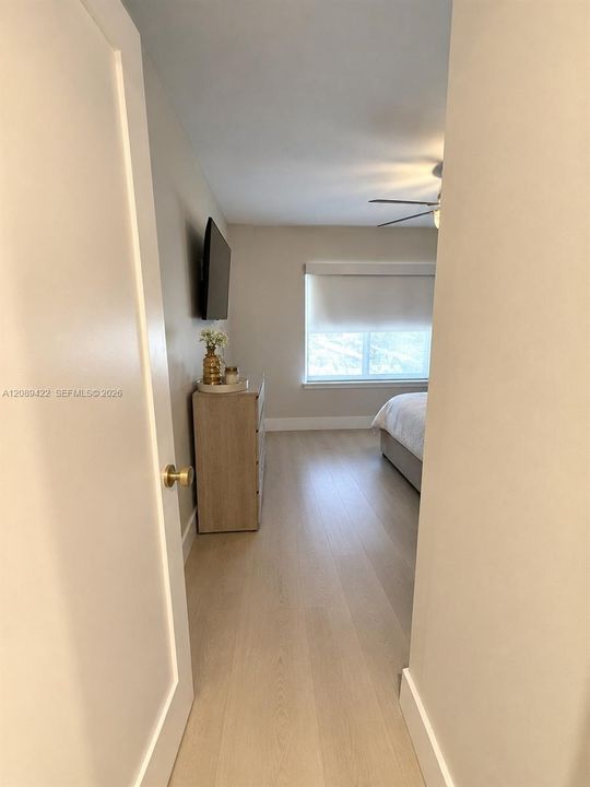For Sale: $749,000 (2 beds, 2 baths, 1054 Square Feet)