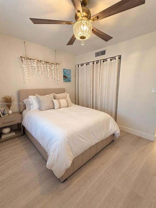 For Sale: $749,000 (2 beds, 2 baths, 1054 Square Feet)
