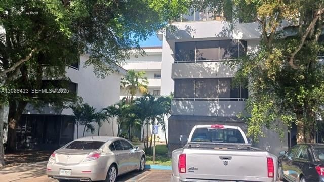 For Sale: $255,000 (2 beds, 2 baths, 1074 Square Feet)