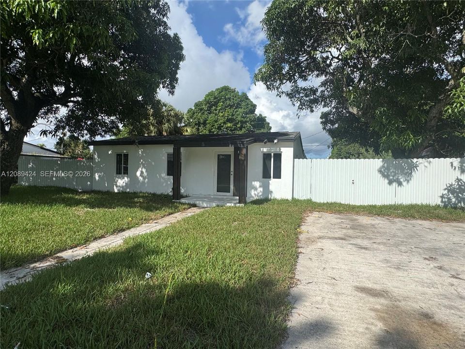EXTERIOR FRONT