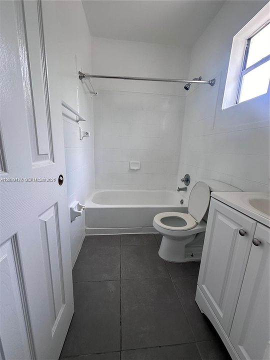 В аренду: $1,599 (1 спален, 1 ванн, 2612 Квадратных фут)