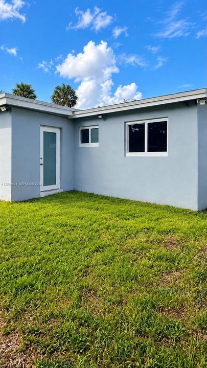 В аренду: $2,500 (2 спален, 1 ванн, 1320 Квадратных фут)
