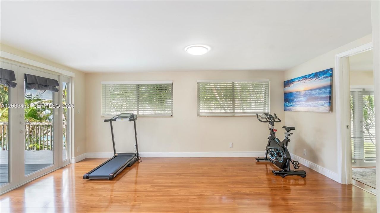 En Venta: $950,000 (4 camas, 3 baños, 2188 Pies cuadrados)
