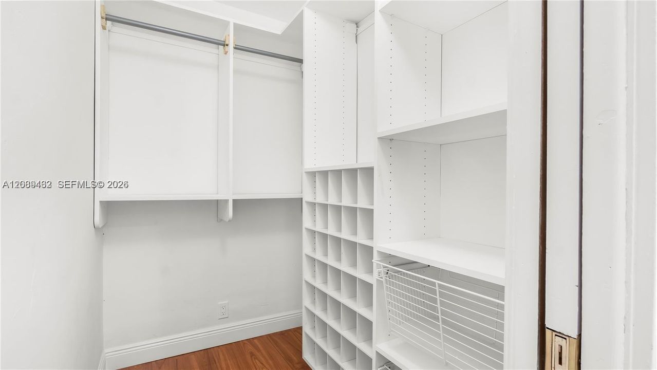En Venta: $950,000 (4 camas, 3 baños, 2188 Pies cuadrados)