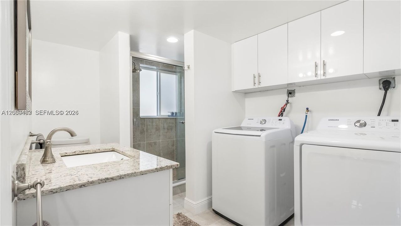 En Venta: $950,000 (4 camas, 3 baños, 2188 Pies cuadrados)