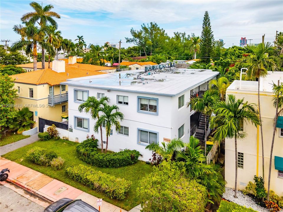 En Venta: $415,000 (2 camas, 2 baños, 715 Pies cuadrados)