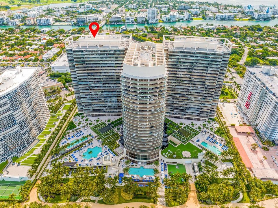 Под контрактом: $3,595,000 (2 спален, 2 ванн, 1599 Квадратных фут)