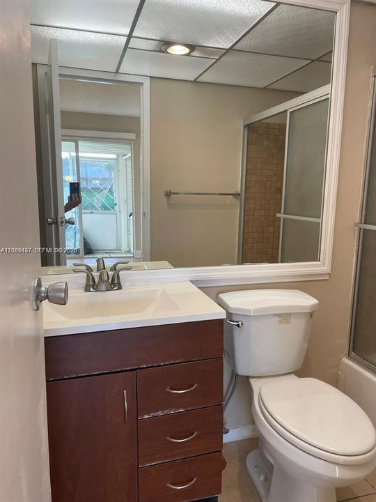 For Sale: $135,000 (1 beds, 1 baths, 726 Square Feet)