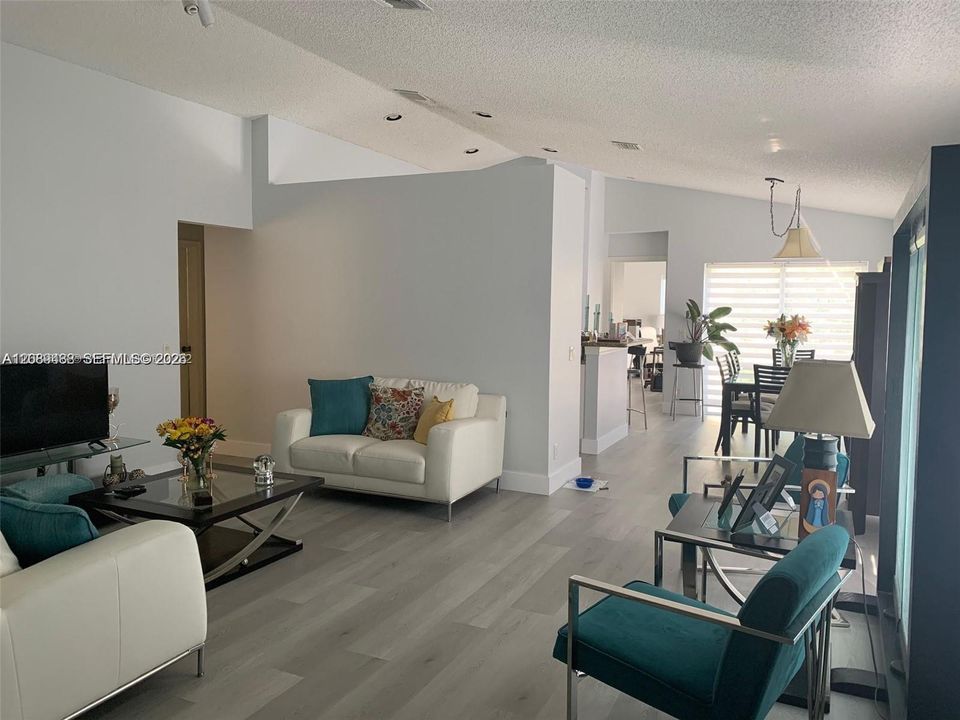 For Rent: $3,699 (3 beds, 2 baths, 1347 Square Feet)