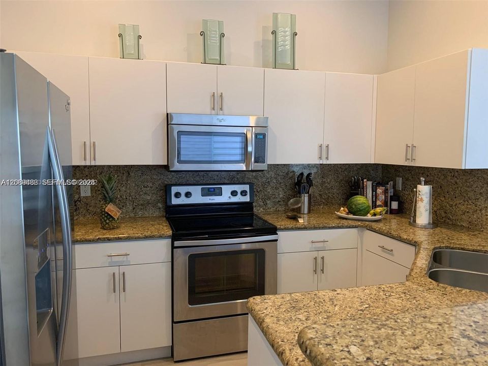 For Rent: $3,699 (3 beds, 2 baths, 1347 Square Feet)