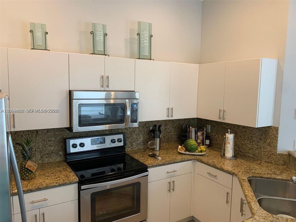 For Rent: $3,699 (3 beds, 2 baths, 1347 Square Feet)