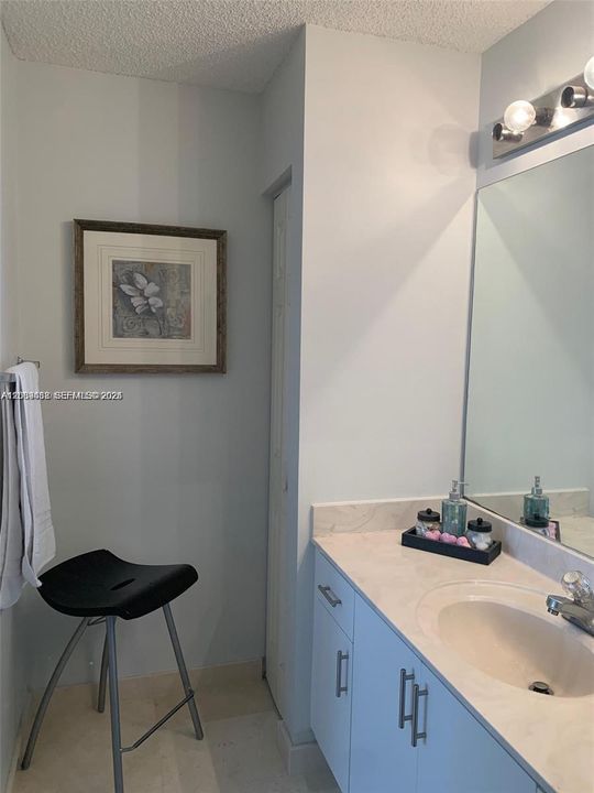 For Rent: $3,699 (3 beds, 2 baths, 1347 Square Feet)