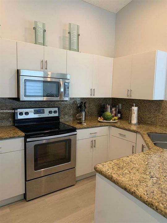 For Rent: $3,699 (3 beds, 2 baths, 1347 Square Feet)