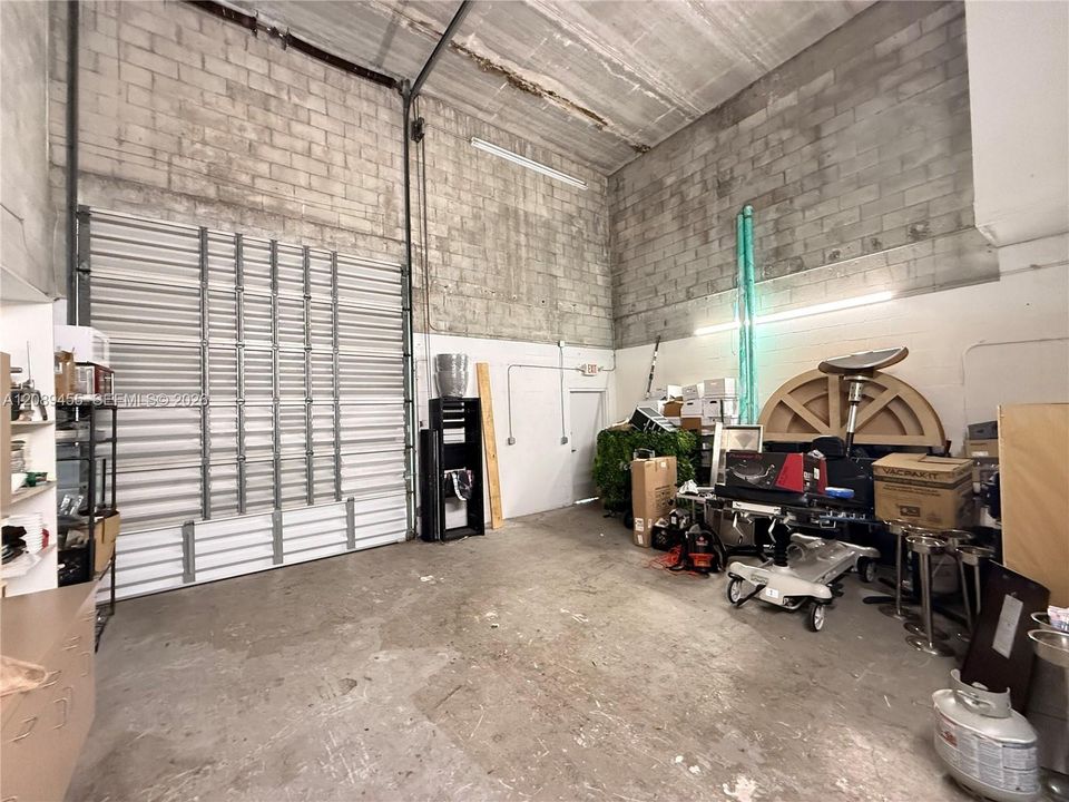 489 SF Warehouse - loading door