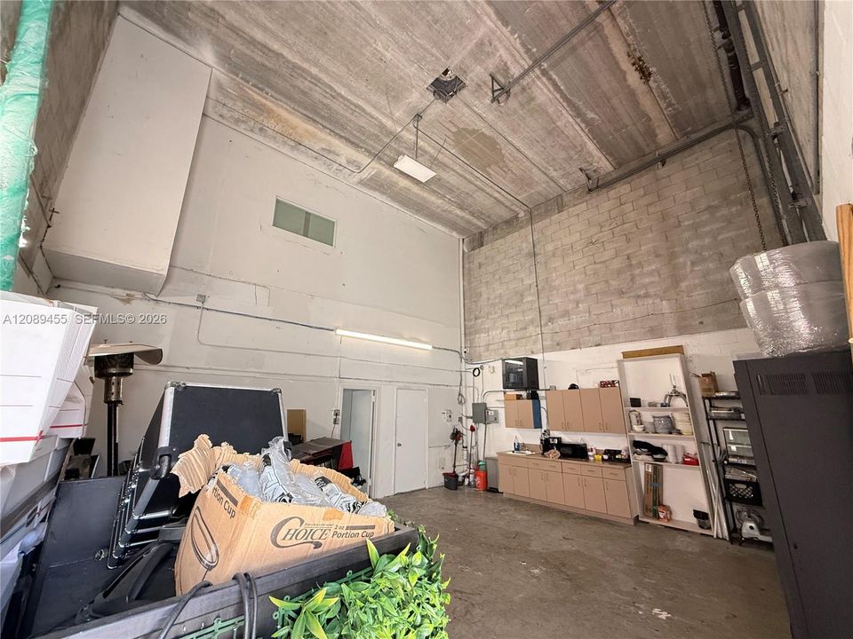 489 SF Warehouse