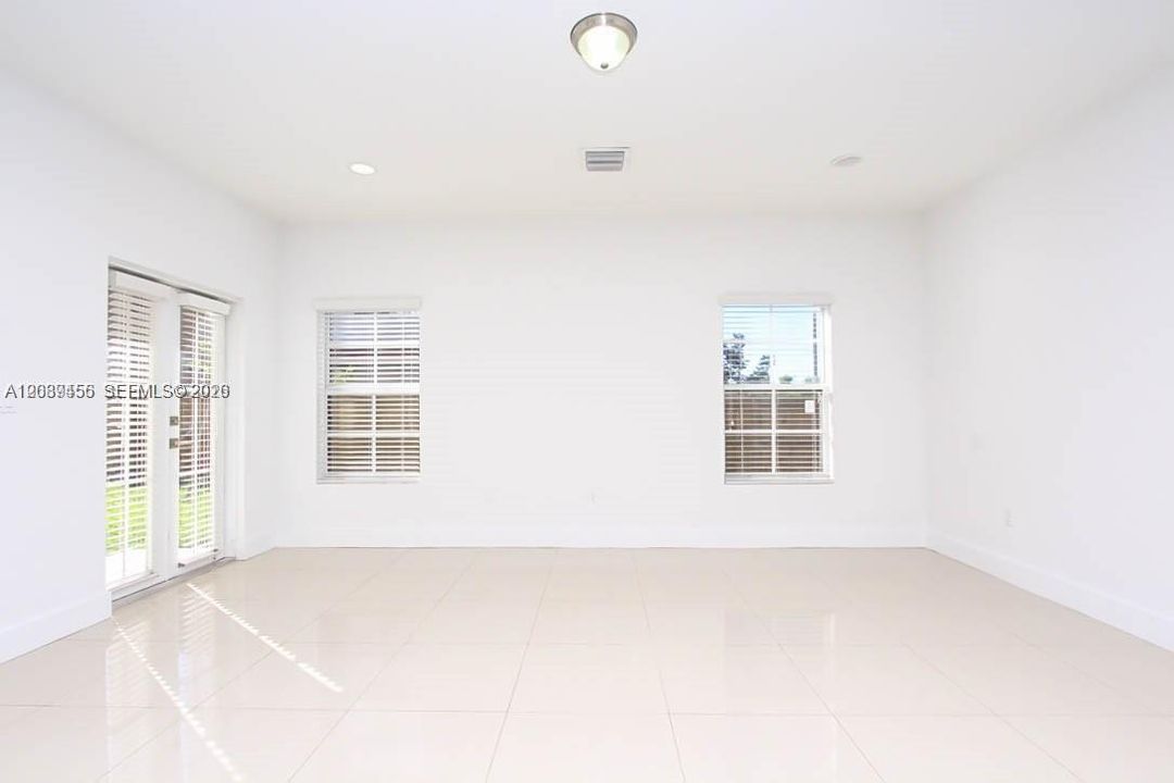 For Rent: $4,500 (4 beds, 3 baths, 2700 Square Feet)