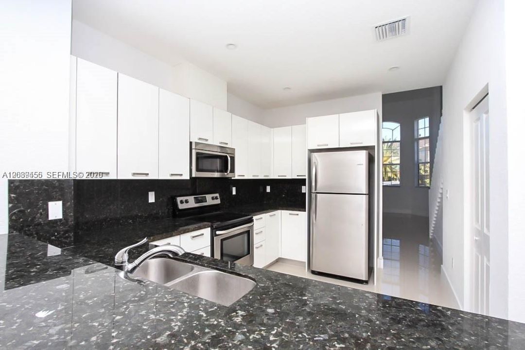For Rent: $4,500 (4 beds, 3 baths, 2700 Square Feet)