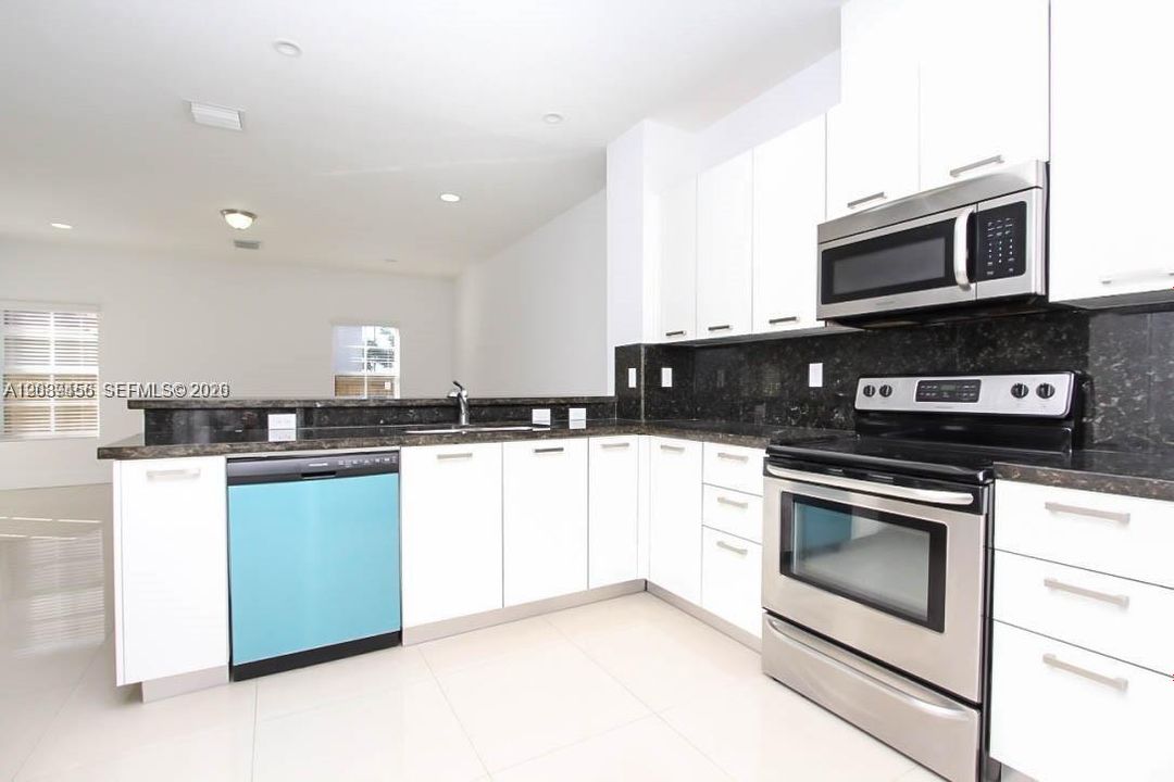 For Rent: $4,500 (4 beds, 3 baths, 2700 Square Feet)