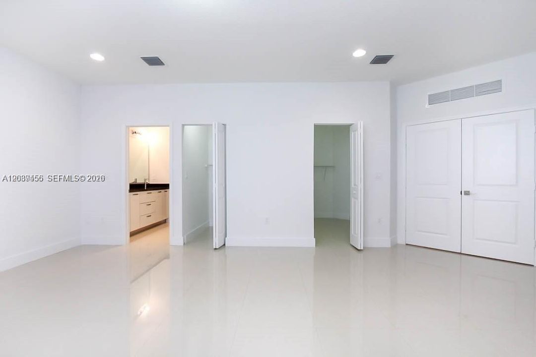 For Rent: $4,500 (4 beds, 3 baths, 2700 Square Feet)
