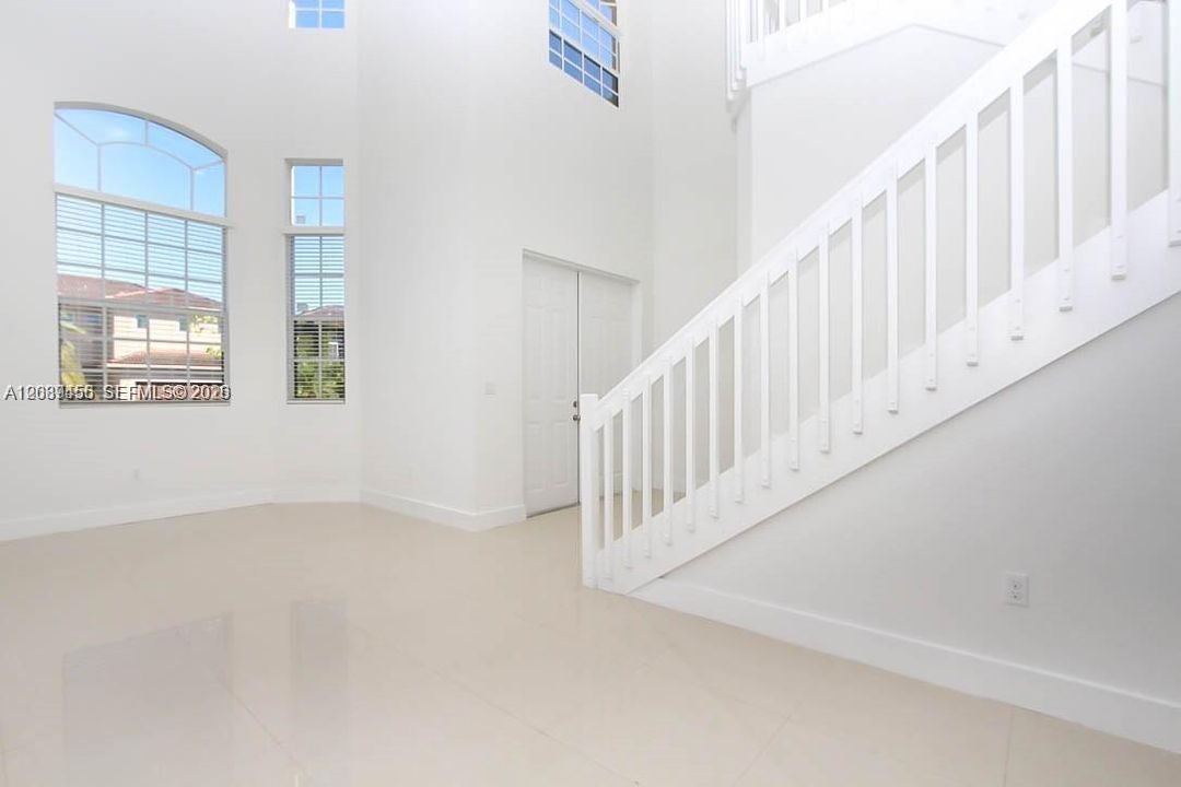 For Rent: $4,500 (4 beds, 3 baths, 2700 Square Feet)