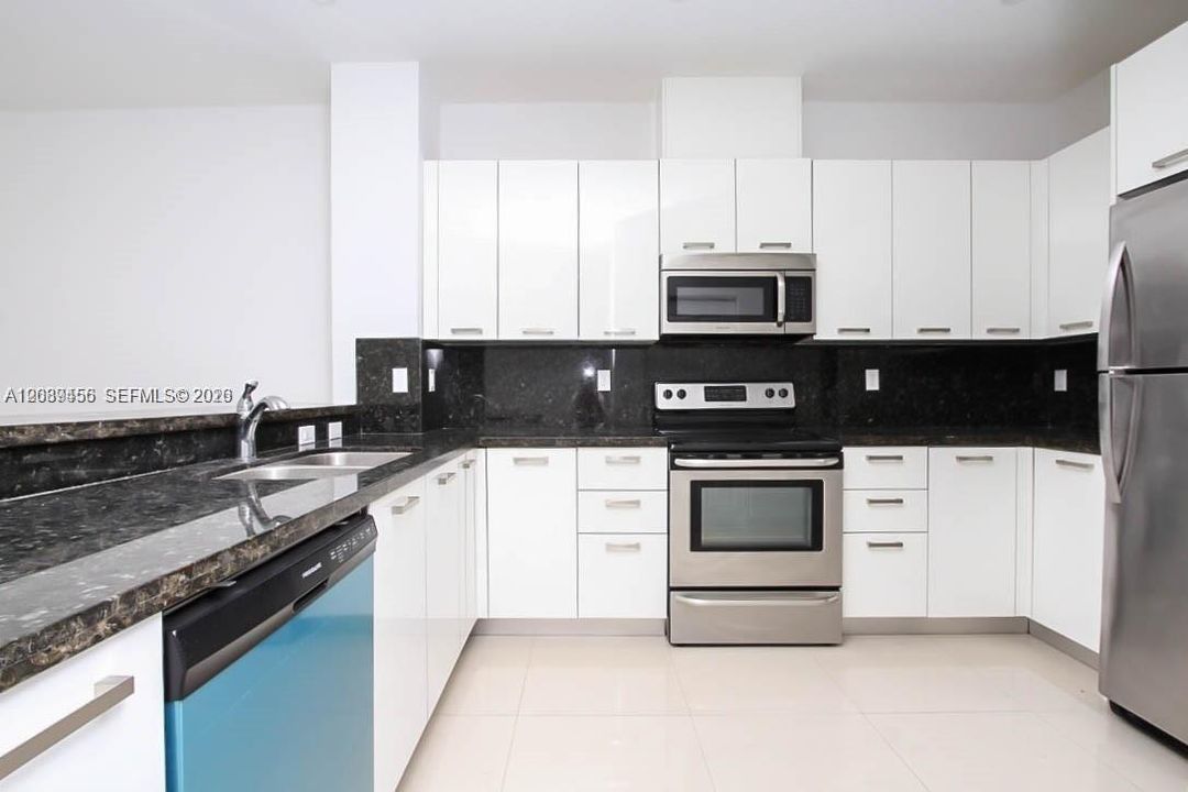 For Rent: $4,500 (4 beds, 3 baths, 2700 Square Feet)