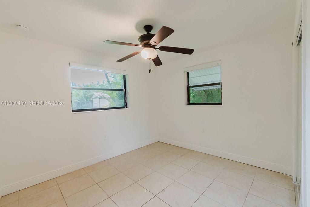 For Rent: $2,700 (3 beds, 1 baths, 1075 Square Feet)