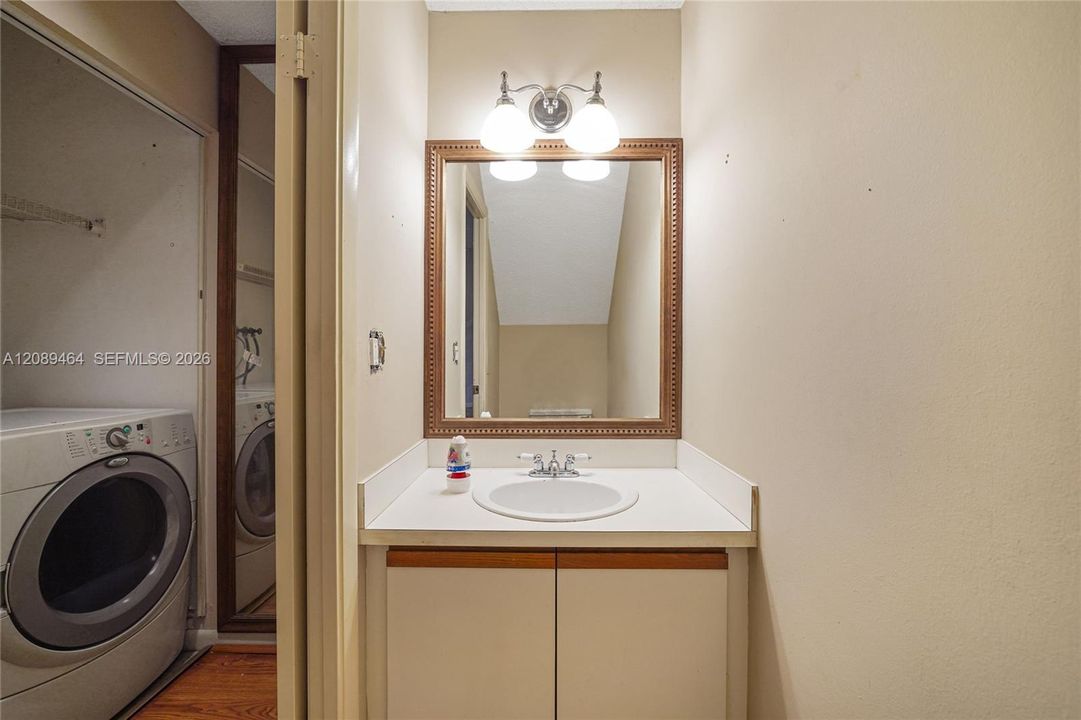 En Venta: $159,900 (4 camas, 2 baños, 2020 Pies cuadrados)