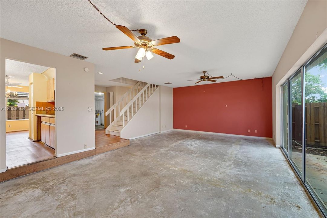 En Venta: $159,900 (4 camas, 2 baños, 2020 Pies cuadrados)