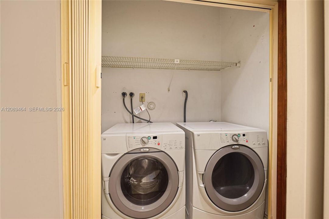 En Venta: $159,900 (4 camas, 2 baños, 2020 Pies cuadrados)