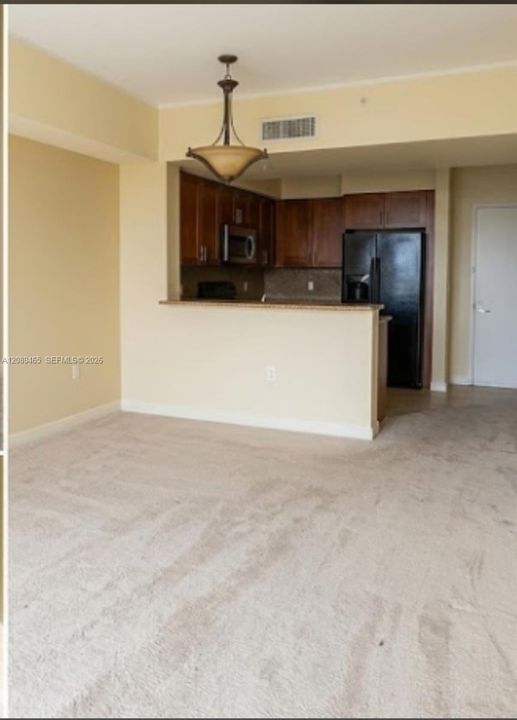 For Sale: $389,000 (2 beds, 2 baths, 1052 Square Feet)