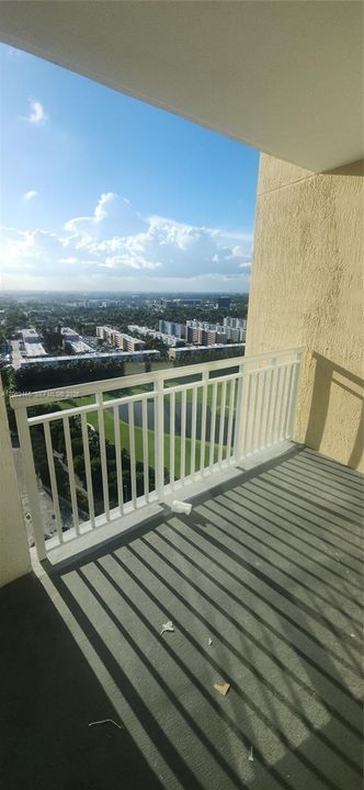 For Sale: $389,000 (2 beds, 2 baths, 1052 Square Feet)