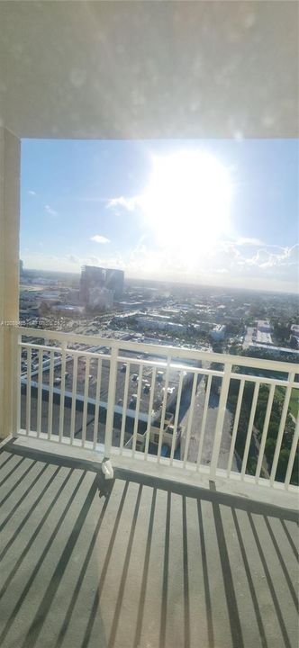 For Sale: $389,000 (2 beds, 2 baths, 1052 Square Feet)