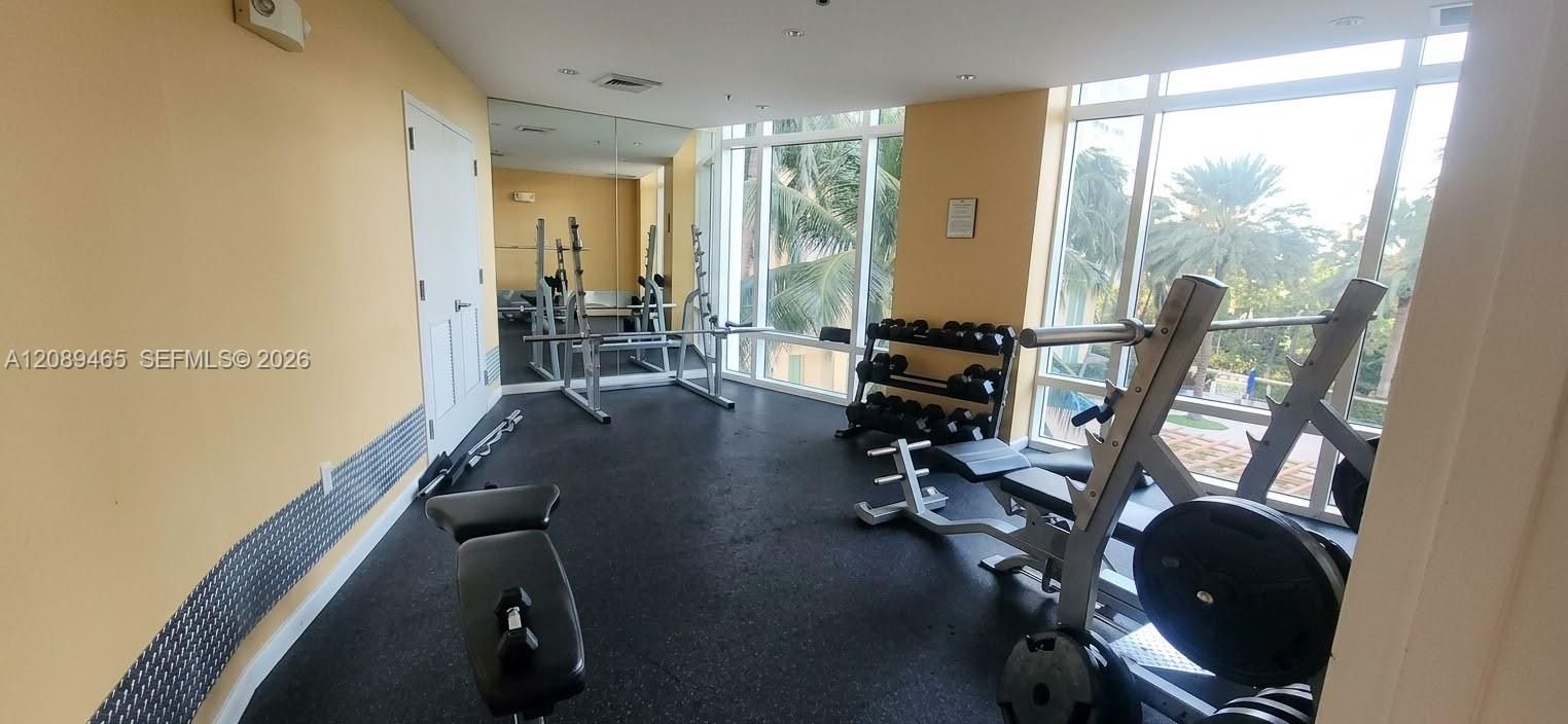 For Sale: $389,000 (2 beds, 2 baths, 1052 Square Feet)